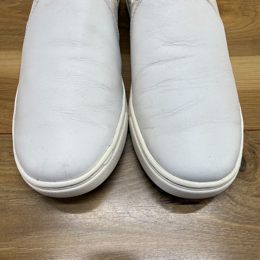 UGG‎ Kitlyn Leather Sneakers Womens 8 White Low Top Slip On flats Minimalist - Picture 4 of 11